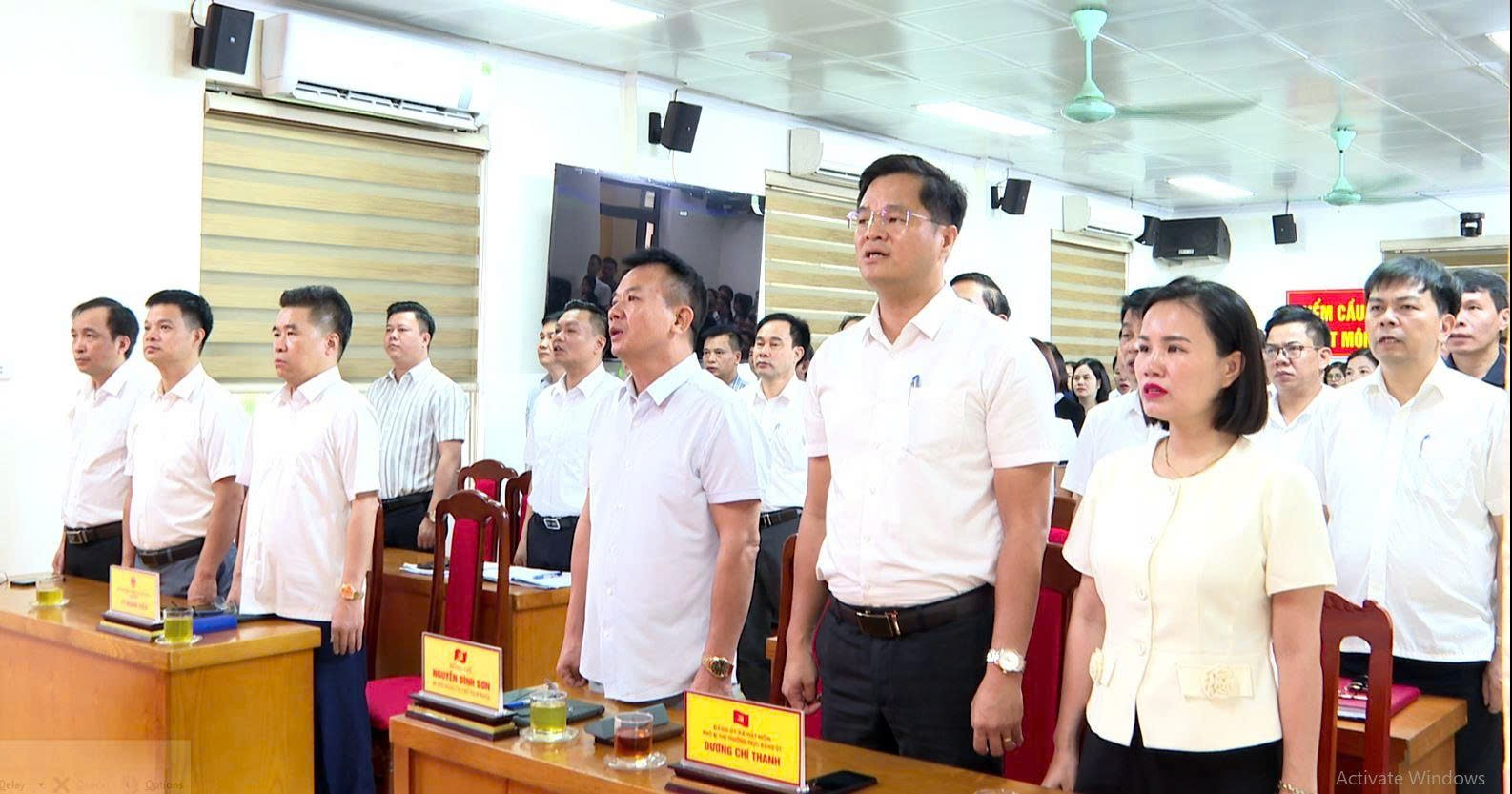 Xã Hát Môn phát động quyết tâm hoàn thành nhiệm vụ 6 tháng cuối năm tại Lễ chào cờ tháng 7