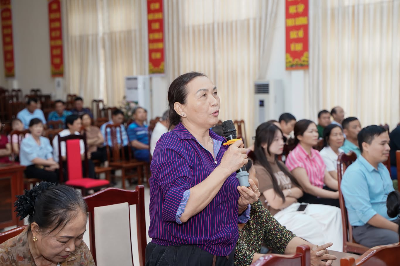Xã Chuyên Mỹ đối thoại tháo gỡ vướng mắc thủ tục hành chính, nâng cao chất lượng phục vụ người dân