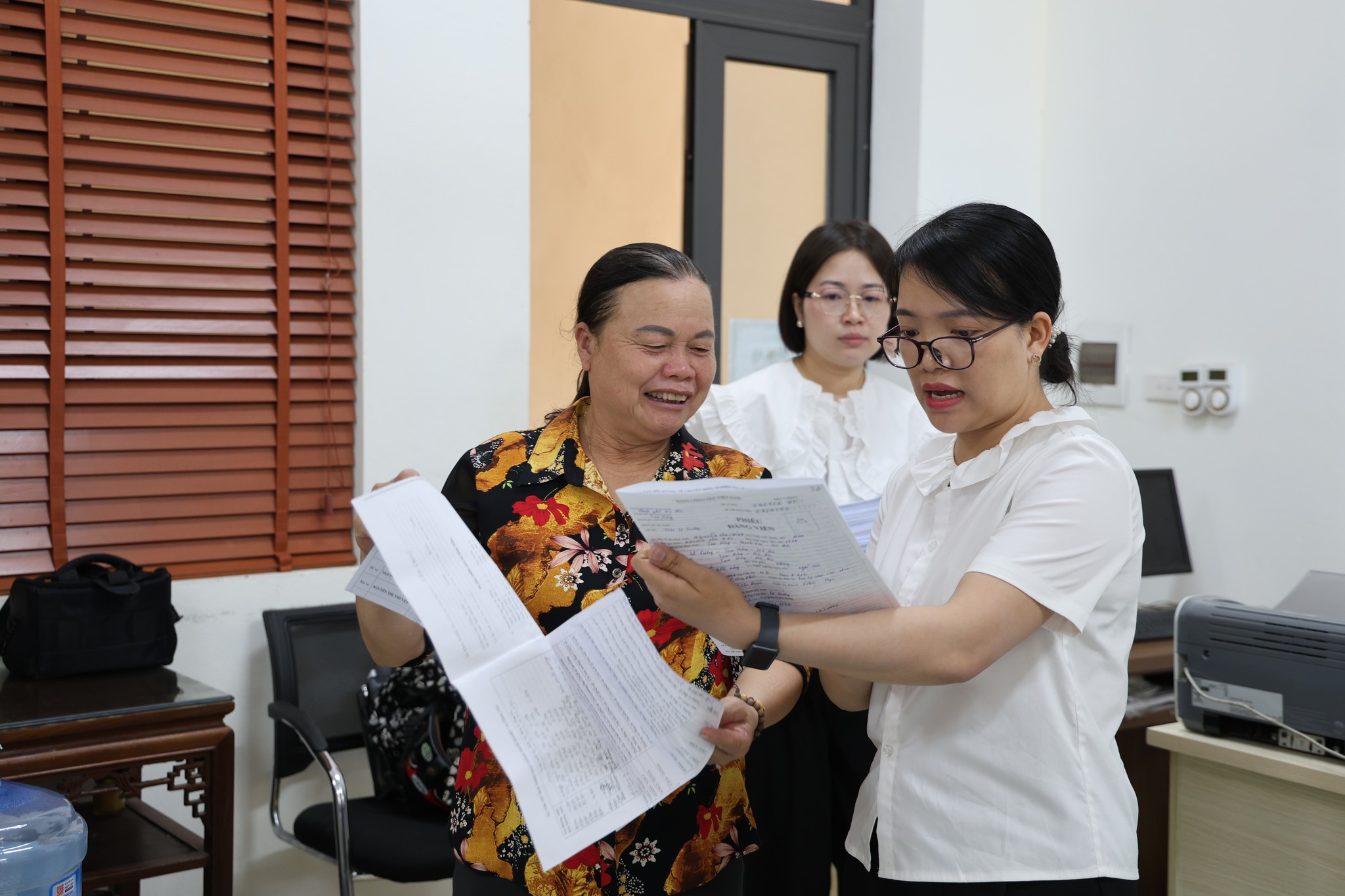 Xã Tam Hưng hoàn thành chuẩn hóa 1.846 hồ sơ đảng viên, tạo nền tảng chuyển đổi số trong công tác xây dựng Đảng