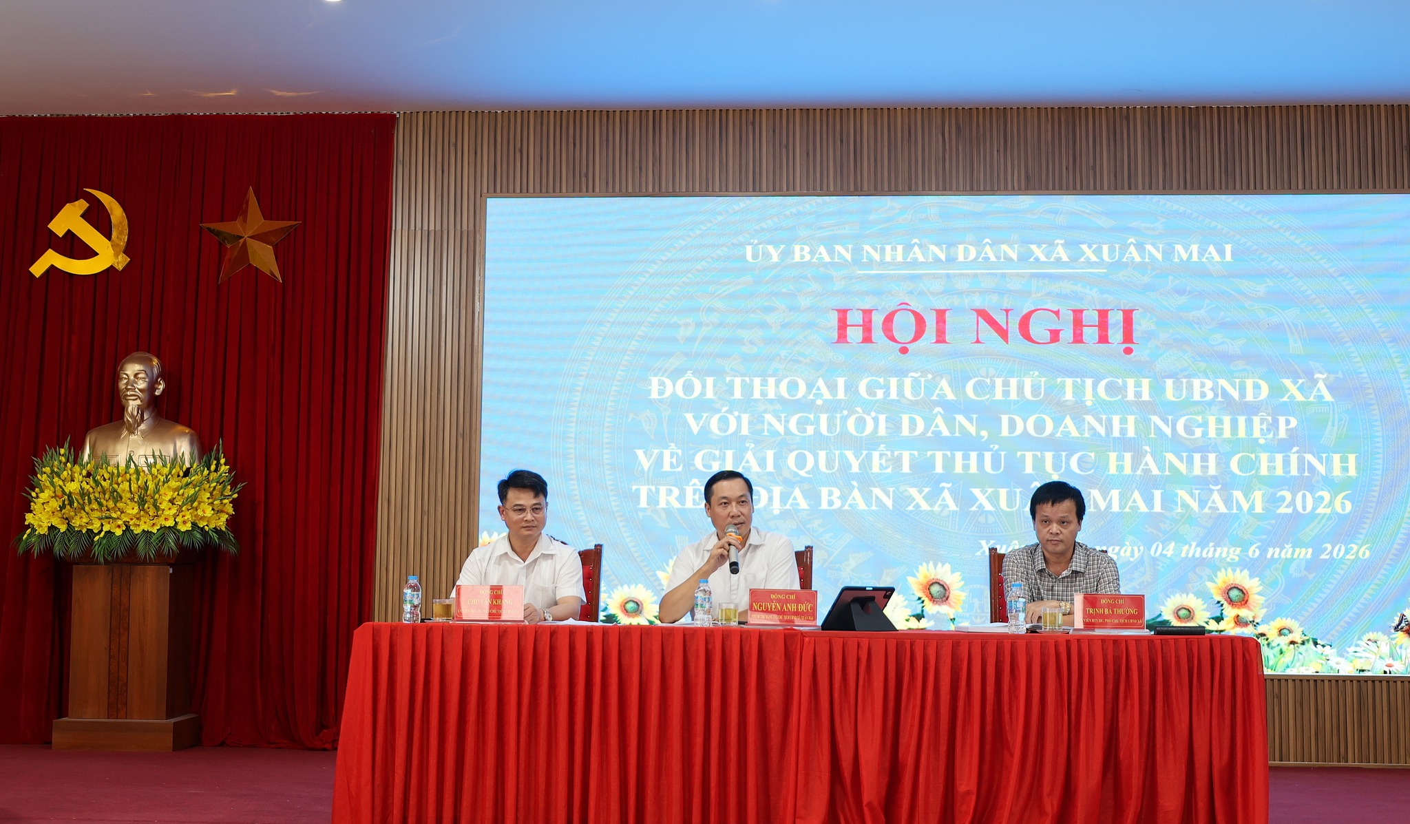Xã Xuân Mai đối thoại với người dân, doanh nghiệp, nâng cao chất lượng giải quyết thủ tục hành chính