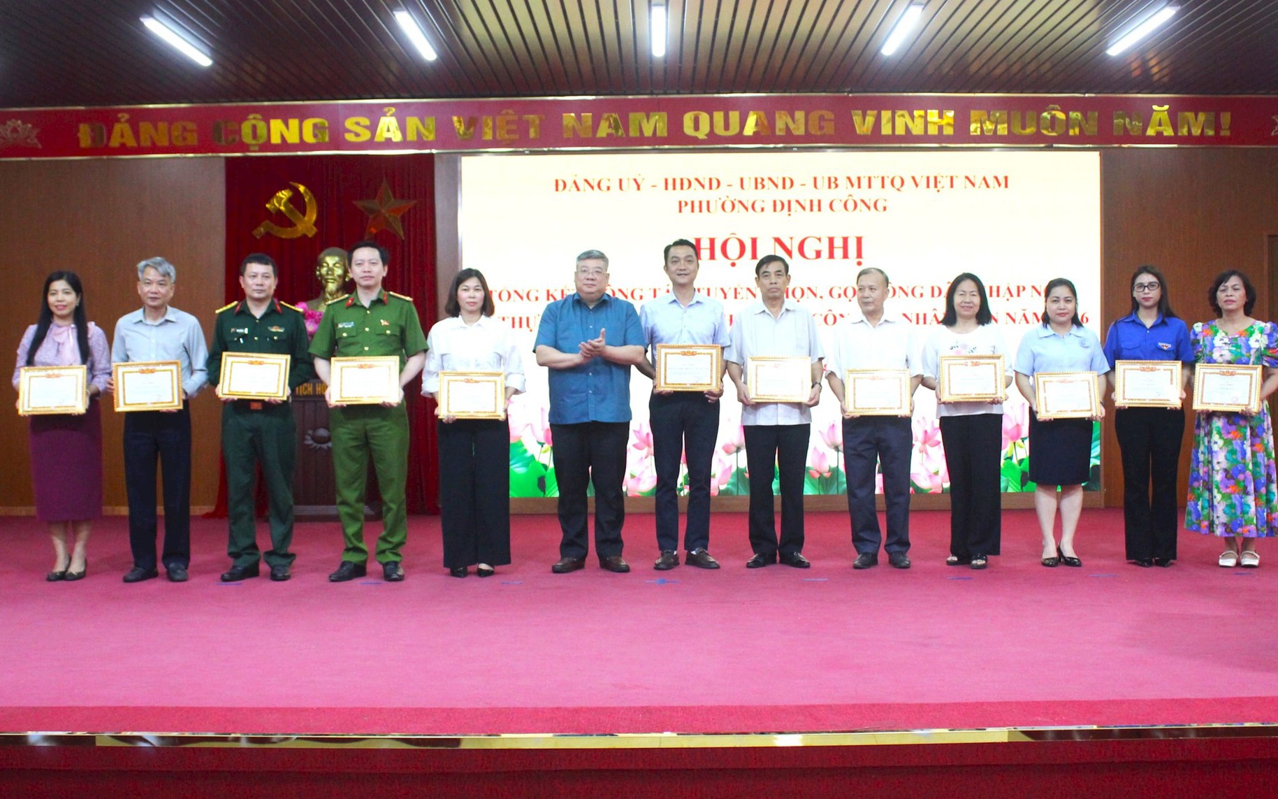 Phường Định Công biểu dương các tập thể, cá nhân tiêu biểu trong công tác tuyển quân năm 2026