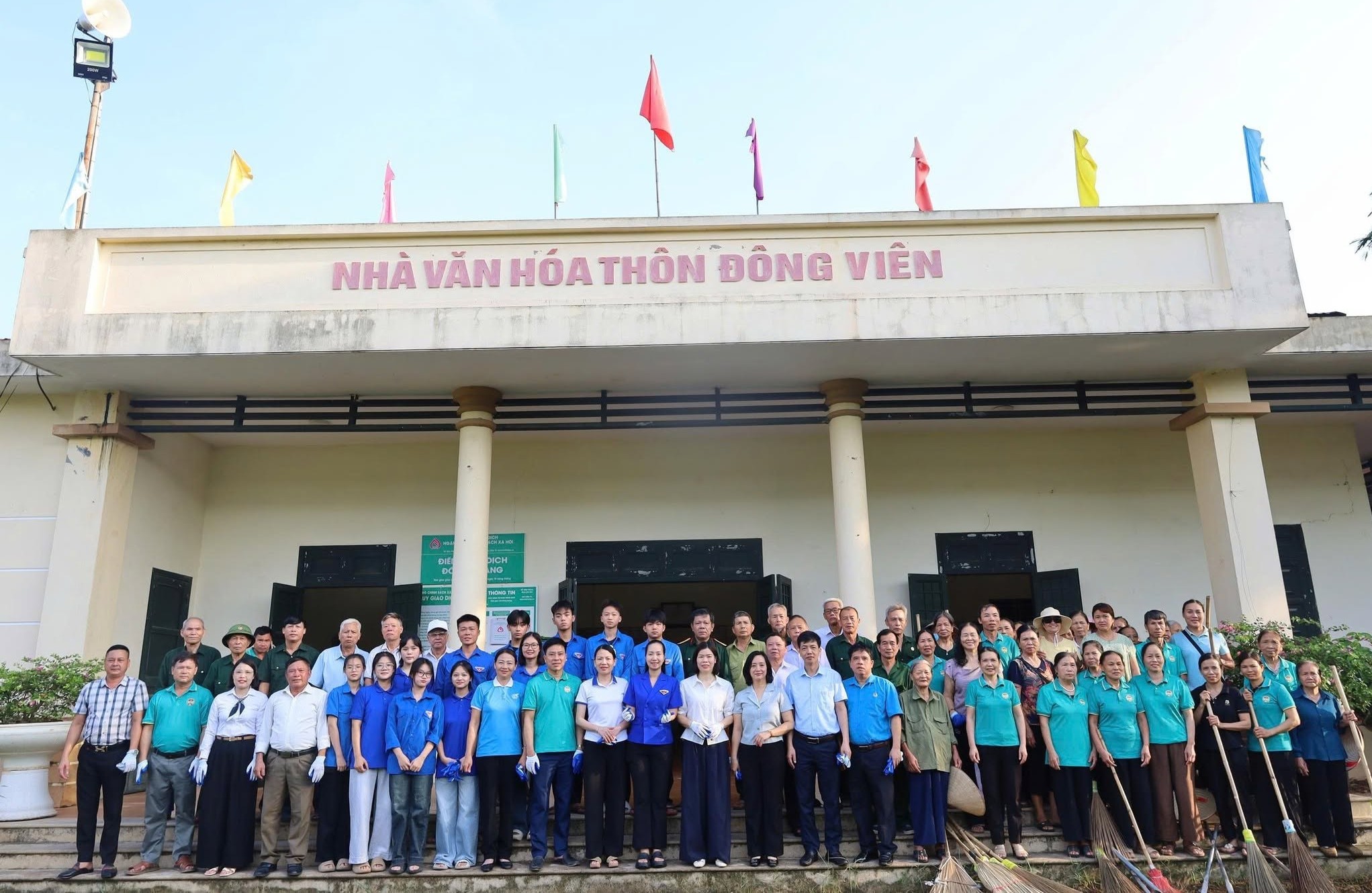Ủy ban MTTQ Việt Nam xã Quảng Oai phát động phong trào toàn dân chung tay xây dựng môi trường xanh - sạch - đẹp