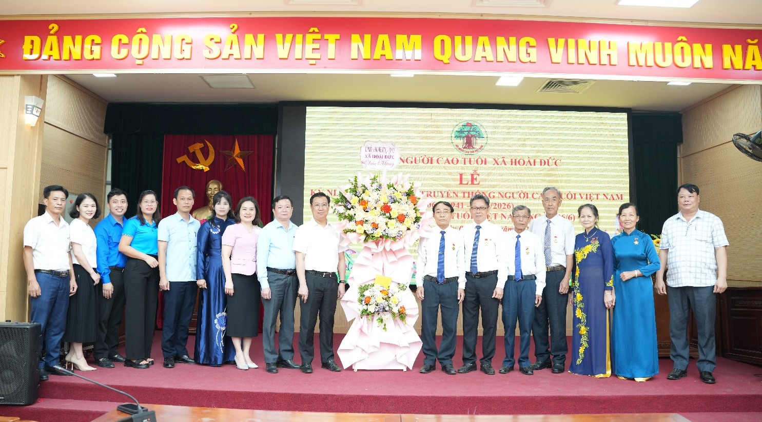 Tri ân những đóng góp của người cao tuổi nhân ngày truyền thống