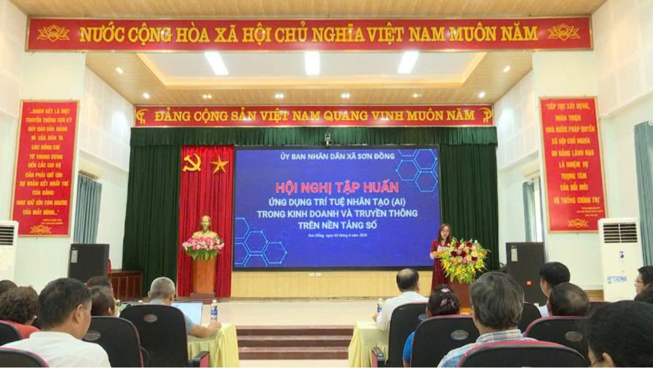 Xã Sơn Đồng trang bị kỹ năng ứng dụng AI, thúc đẩy chuyển đổi số từ cơ sở