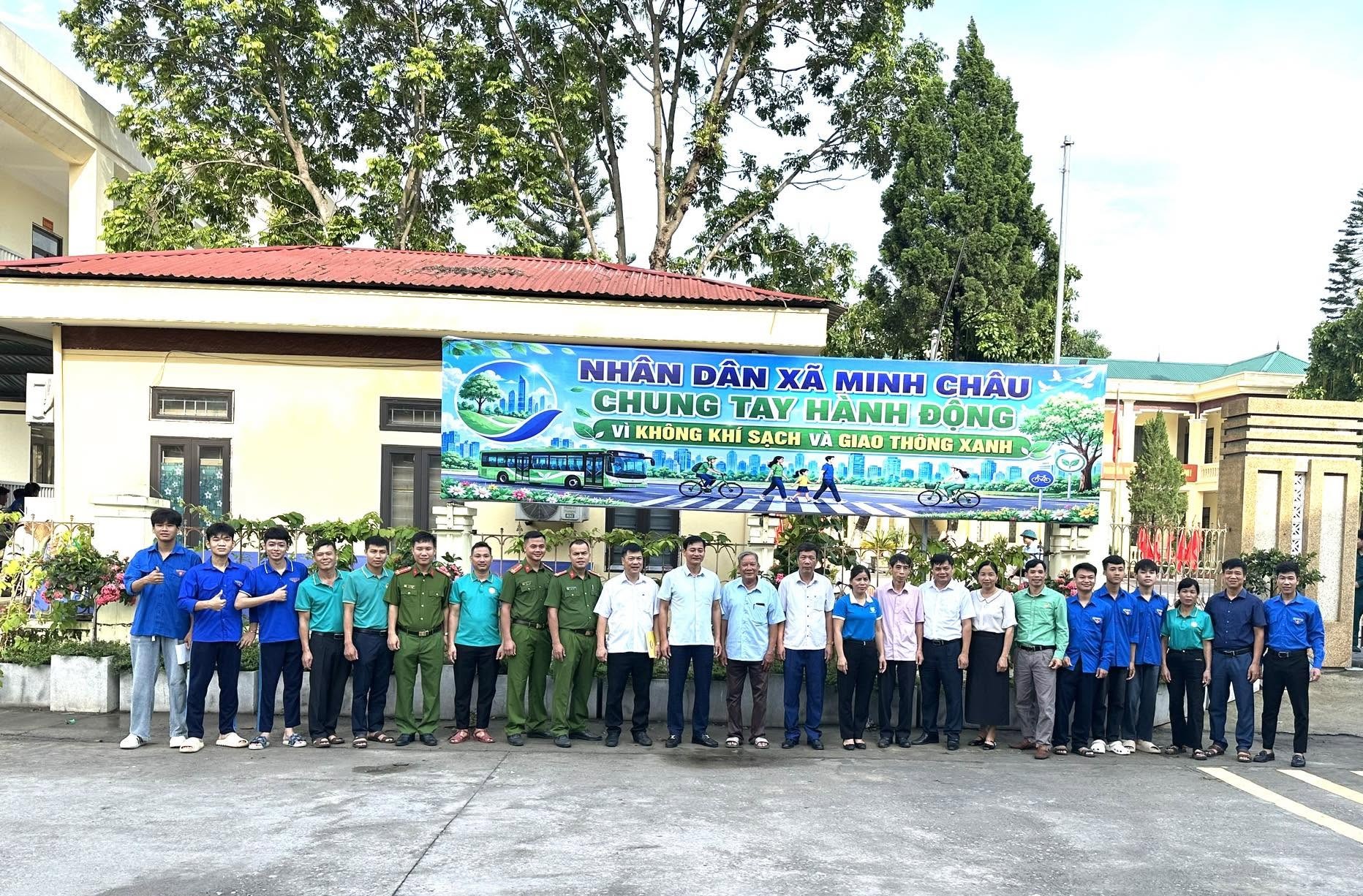 Xã Minh Châu đồng loạt ra quân hưởng ứng phong trào bảo vệ môi trường vì Thủ đô xanh, sạch, đẹp