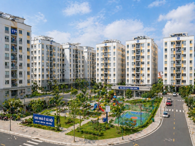 Ban Thường vụ Thành ủy Hà Nội thống nhất nhiều chủ trương lớn về công nghiệp, nhà ở xã hội và phát triển không gian sông Hồng