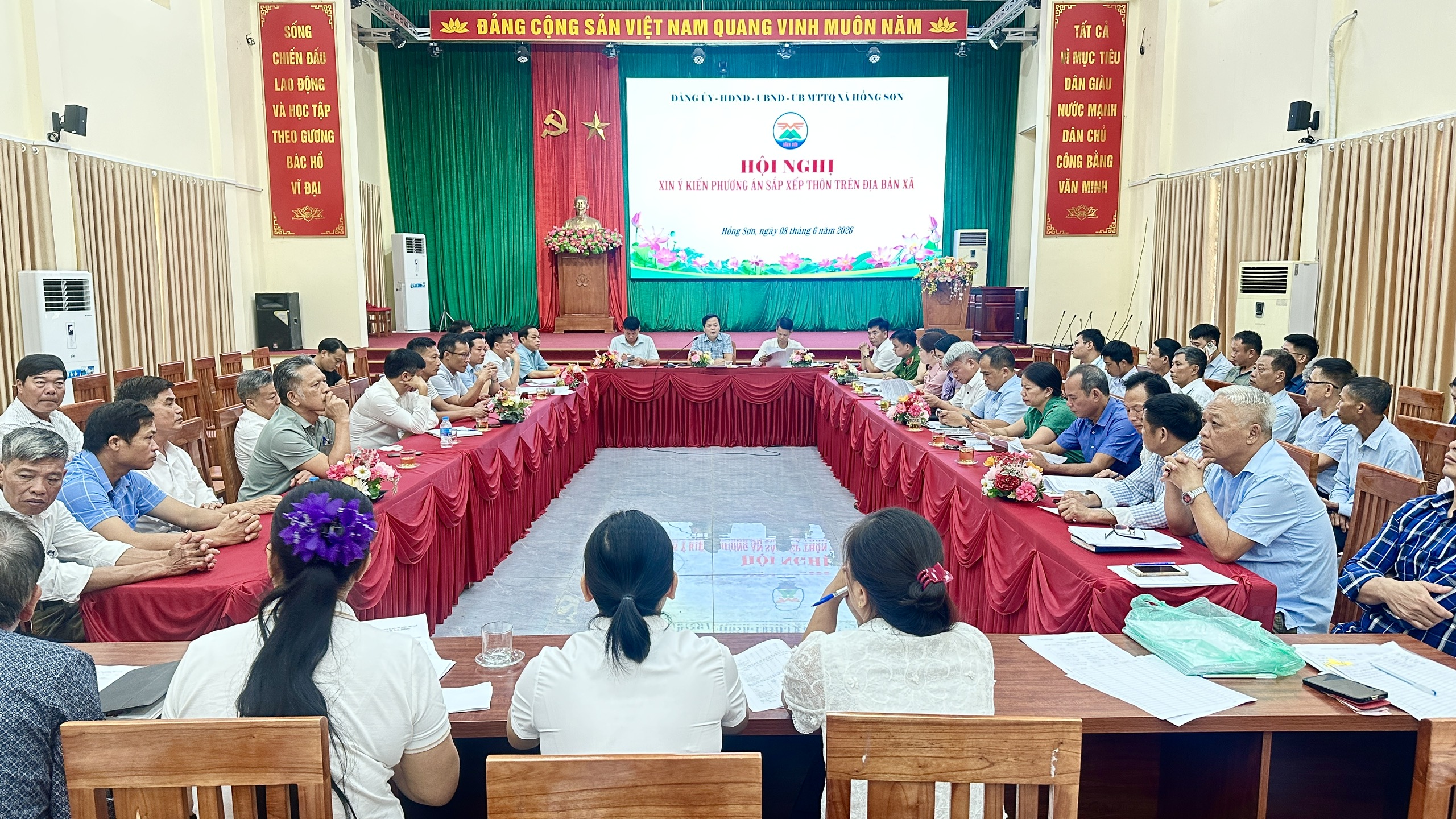 Xã Hồng Sơn lấy ý kiến hoàn thiện phương án sắp xếp thôn, hướng tới tinh gọn bộ máy và nâng cao hiệu quả quản lý cơ sở
