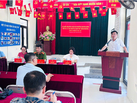 Bí thư Đảng ủy phường Khương Đình tiếp xúc cử tri trước kỳ họp thứ 3 HĐND phường khóa II, nhiệm kỳ 2026-2031