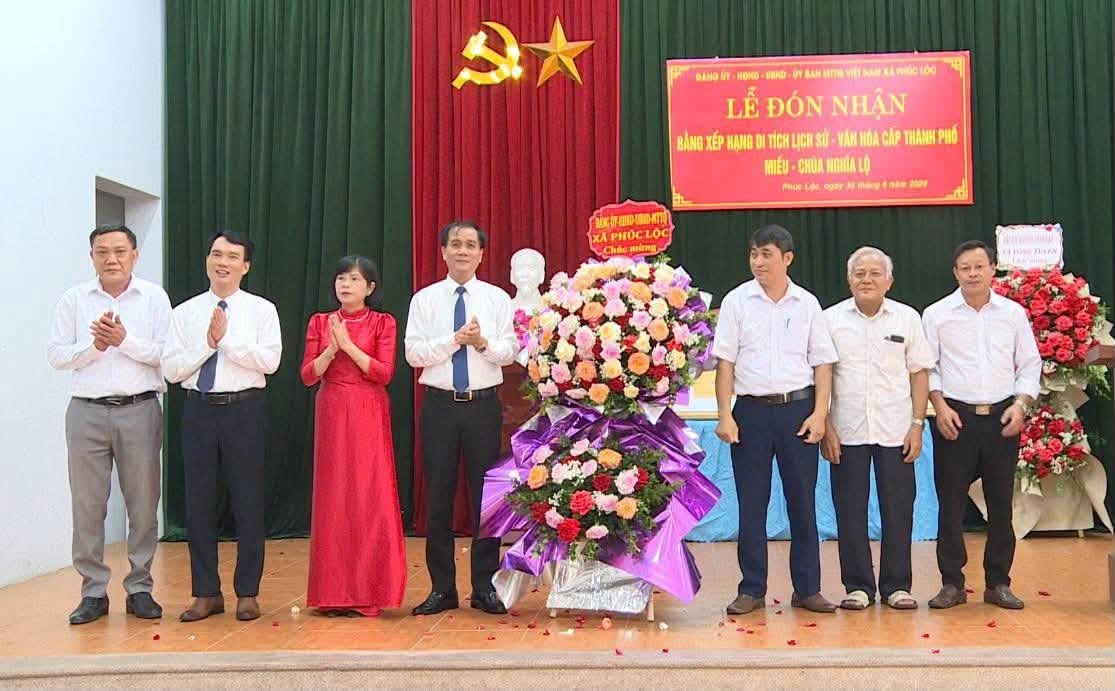 Xã Phúc Lộc đón nhận Bằng xếp hạng Di tích lịch sử - văn hóa cấp Thành phố đối với Miếu - Chùa Nghĩa Lộ