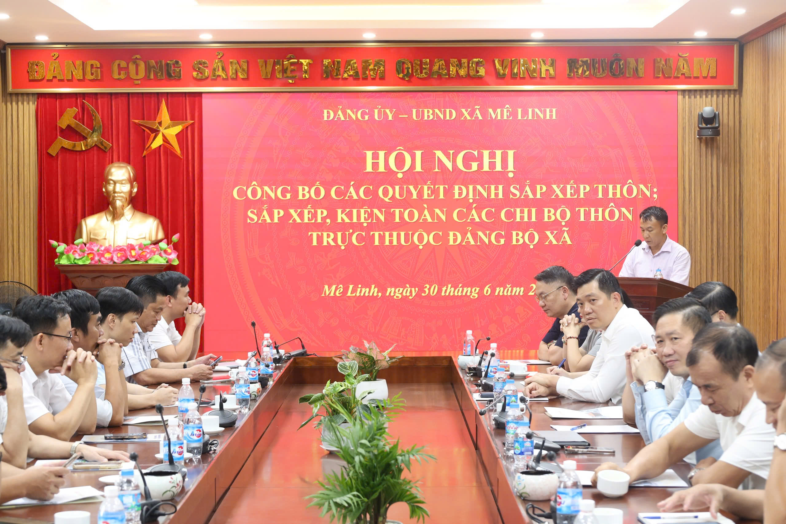 Xã Mê Linh kiện toàn tổ chức sau sáp nhập, thành lập Chi bộ thôn Trung Yên