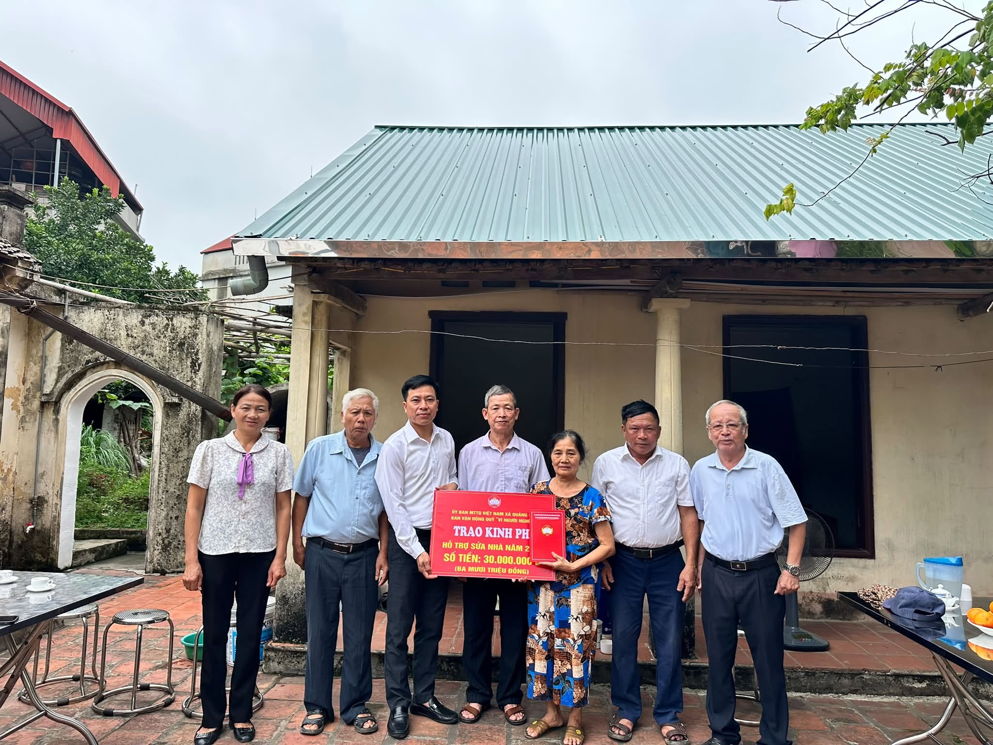 Xã Quảng Oai hỗ trợ sửa chữa nhà ở cho hộ cận nghèo, hộ khó khăn, tiếp thêm động lực ổn định cuộc sống