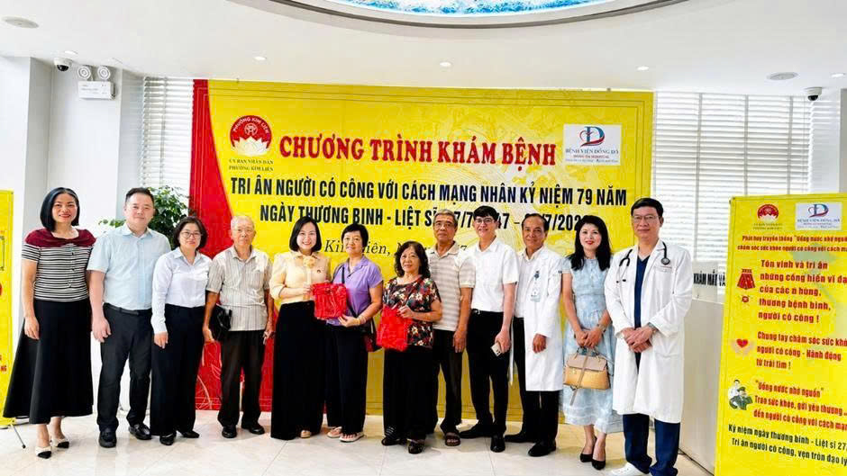 Phường Kim Liên đẩy mạnh chăm sóc sức khỏe người có công và đối tượng chính sách bằng chương trình khám bệnh miễn phí