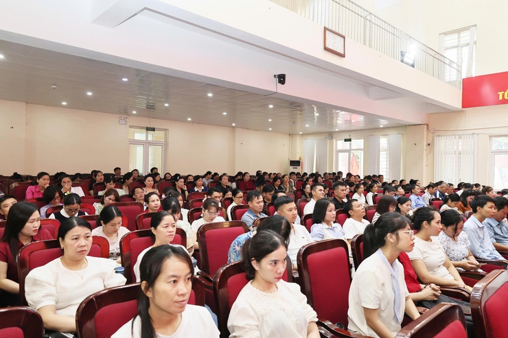 Xã Quảng Bị bồi dưỡng chính trị hè, nâng cao bản lĩnh và tư duy đổi mới cho đội ngũ nhà giáo