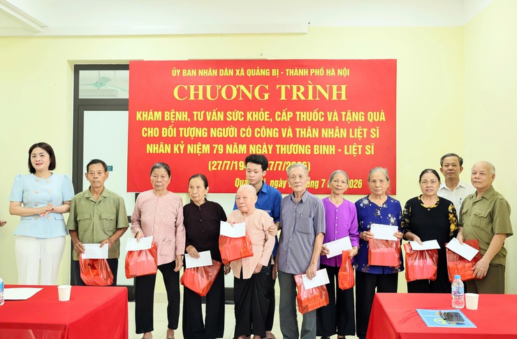 Xã Quảng Bị tri ân người có công qua chương trình khám sức khỏe, cấp thuốc và trao quà nhân kỷ niệm Ngày Thương binh - Liệt sĩ