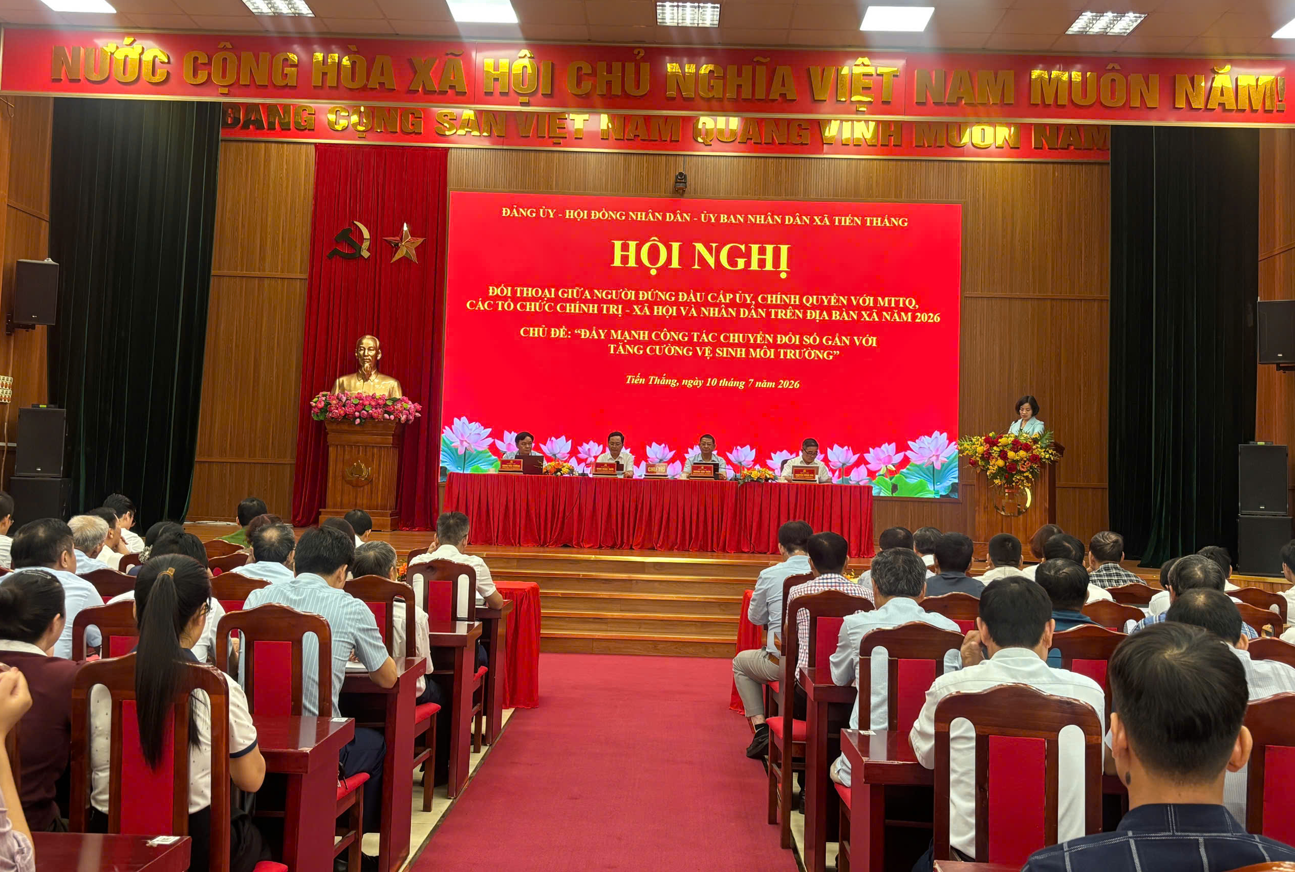 Xã Tiến Thắng đối thoại với nhân dân, thúc đẩy chuyển đổi số gắn xây dựng môi trường sống xanh, sạch