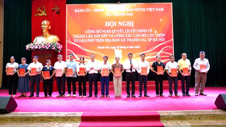 Xã Thanh Oai kiện toàn tổ chức thôn, tổ dân phố sau sắp xếp, bảo đảm bộ máy vận hành thông suốt