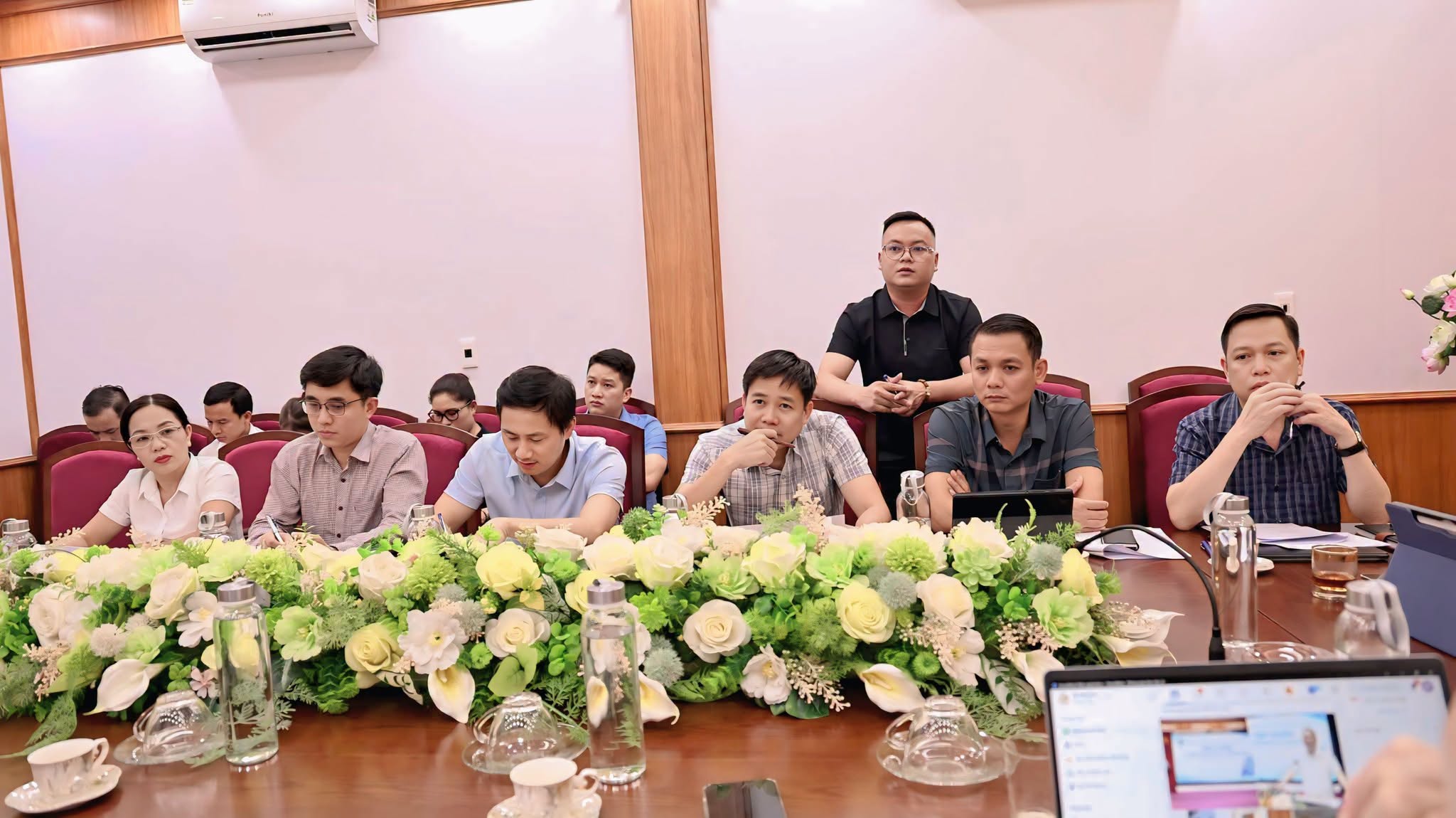 Đảng ủy xã Hòa Xá đẩy mạnh ứng dụng HanoiWork, nâng cao hiệu quả quản trị và đánh giá cán bộ theo hiệu suất