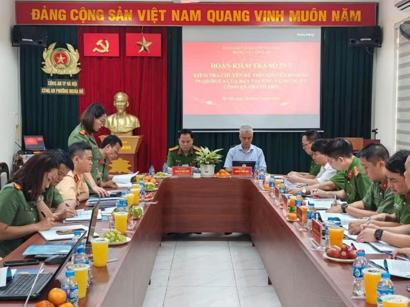 Siết chặt công tác lãnh đạo, chỉ đạo từ cơ sở: Đảng ủy Công an thành phố Hà Nội kiểm tra tại Công an phường Nghĩa Đô