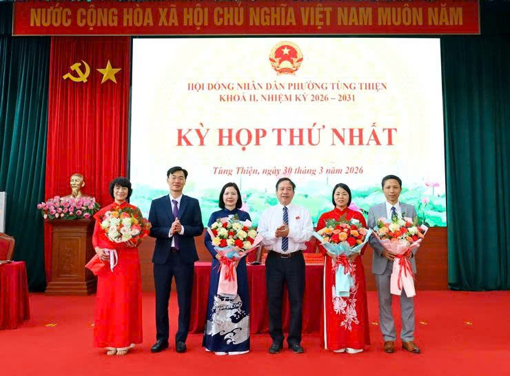 Phường Tùng Thiện kiện toàn bộ máy lãnh đạo tại Kỳ họp thứ Nhất HĐND khóa II, tạo nền tảng cho nhiệm kỳ 2026-2031