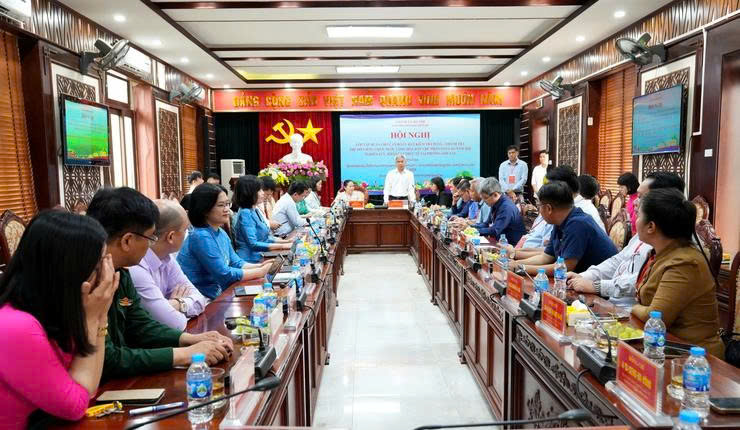 Phường Sơn Tây tăng cường hợp tác với Đoàn cán bộ Thủ đô Viêng Chăn, chia sẻ kinh nghiệm công tác kiểm tra, giám sát