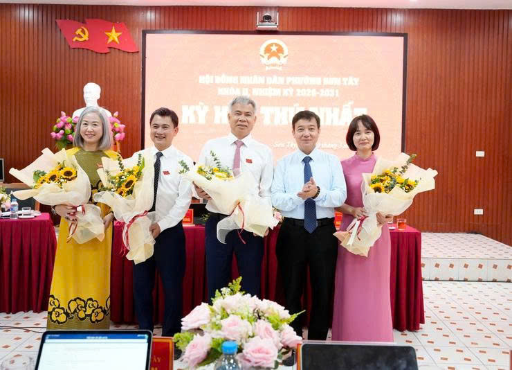Phường Sơn Tây kiện toàn bộ máy lãnh đạo tại Kỳ họp thứ Nhất HĐND khóa II, tạo nền tảng cho nhiệm kỳ 2026-2031