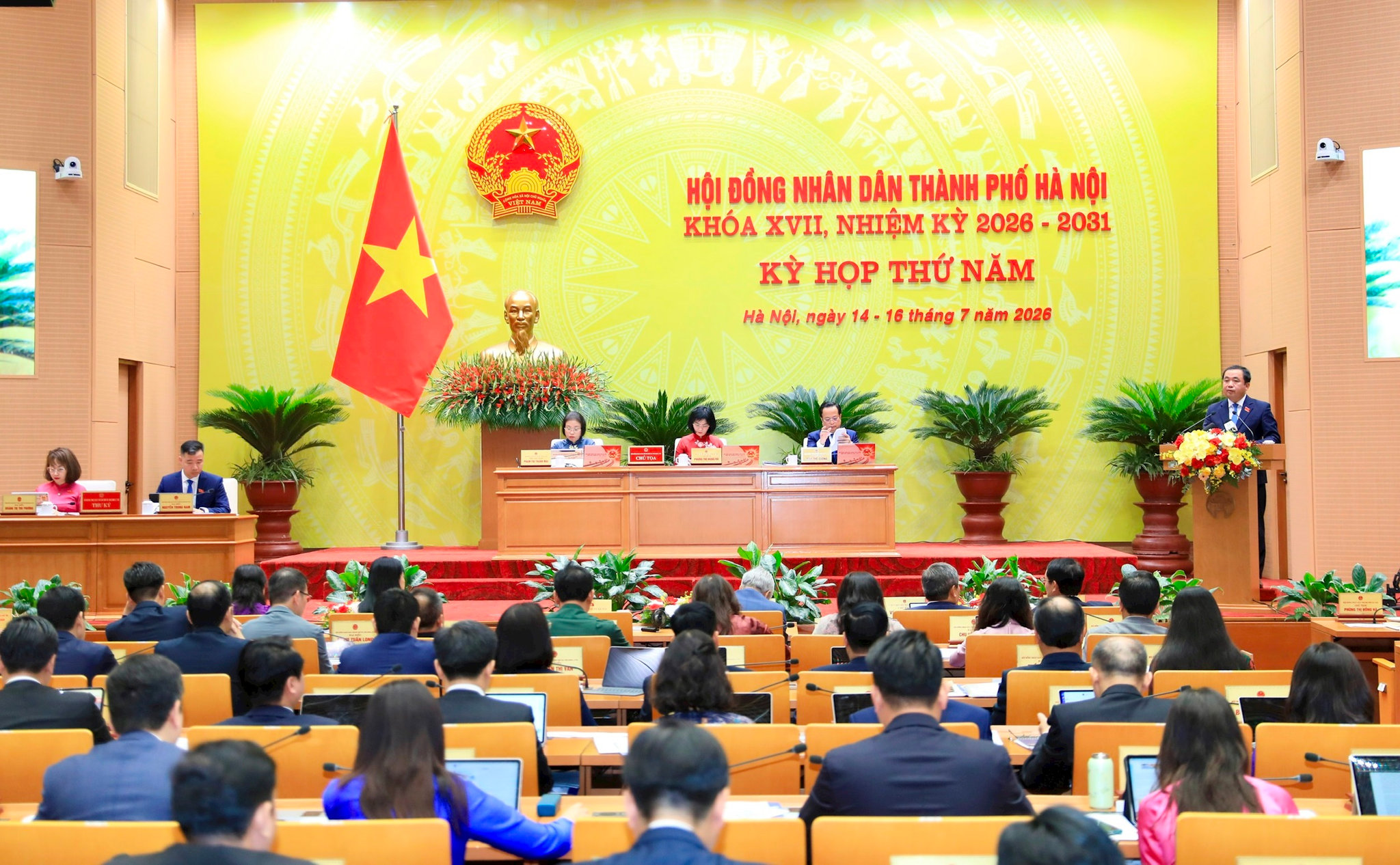 Khai mạc kỳ họp thứ năm, HĐND thành phố Hà Nội khóa XVII