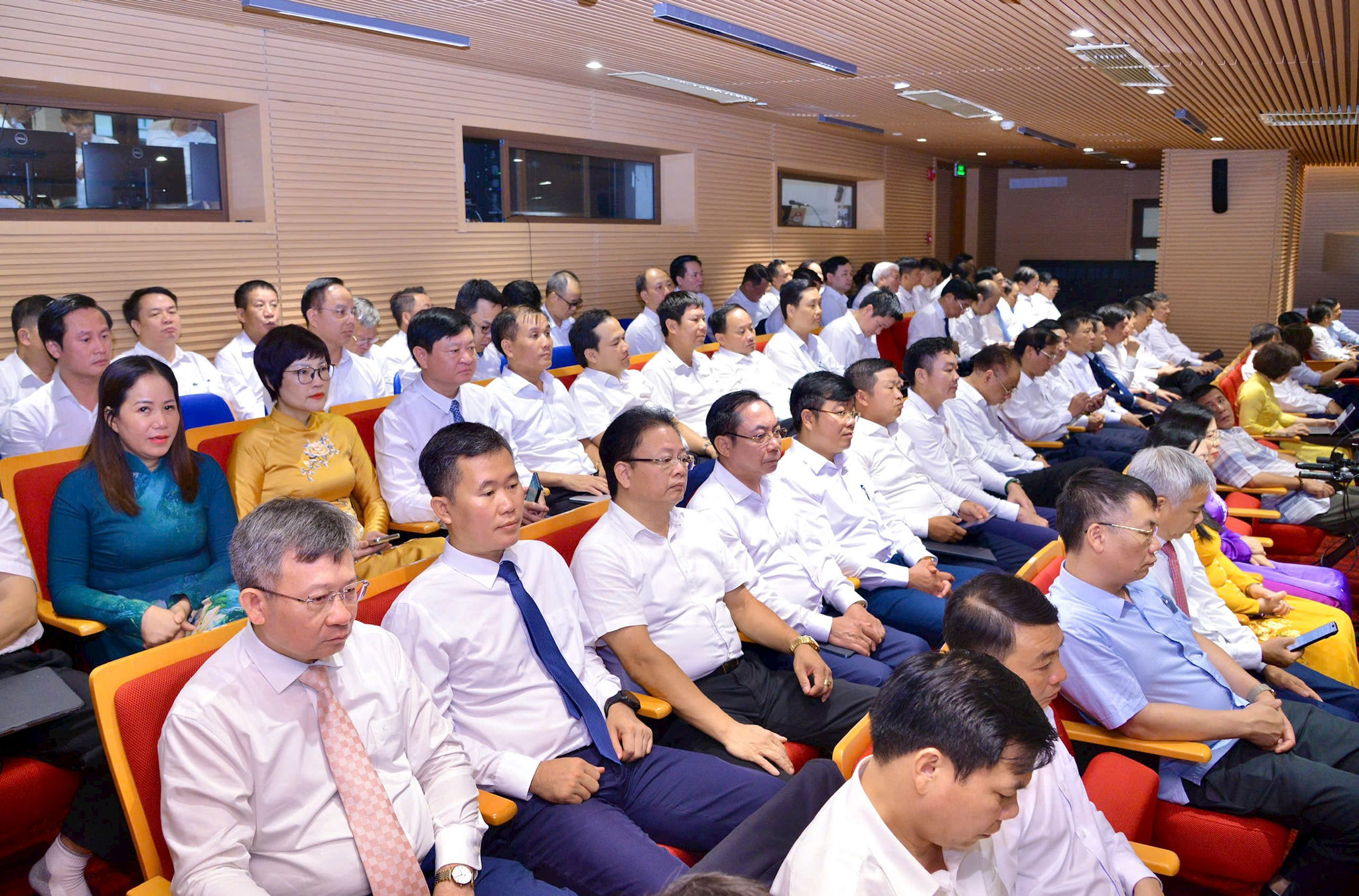 Đề xuất các giải pháp để hoàn thành mục tiêu tăng trưởng