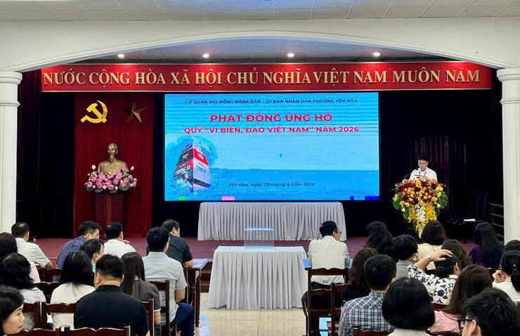 Cán bộ, công chức phường Yên Hòa chung tay ủng hộ Quỹ "Vì biển, đảo Việt Nam" năm 2026