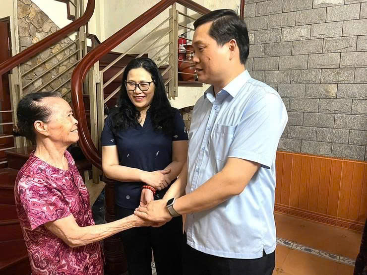 Lãnh đạo phường Yên Hòa kiểm tra, đôn đốc giải phóng mặt bằng dự án đường Vành đai 2,5