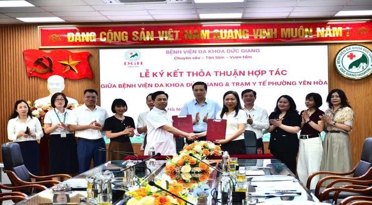 Phường Yên Hòa ký kết hợp tác với Bệnh viện Đa khoa Đức Giang, nâng tầm chất lượng y tế cơ sở phục vụ người dân
