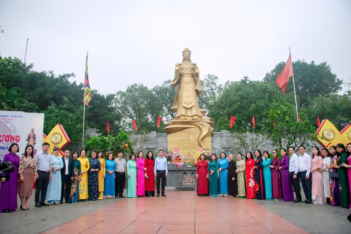 Chương trình gặp mặt nữ đại biểu Quốc hội khóa XVI và nữ đại biểu HĐND thành phố Hà Nội nhiệm kỳ 2026-2031