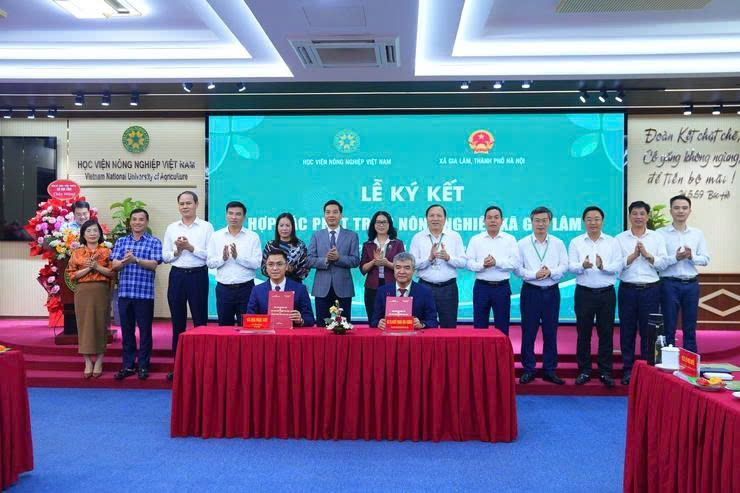 Xã Gia Lâm và Học viện Nông nghiệp Việt Nam thiết lập hợp tác toàn diện, mở hướng phát triển nông nghiệp chất lượng cao