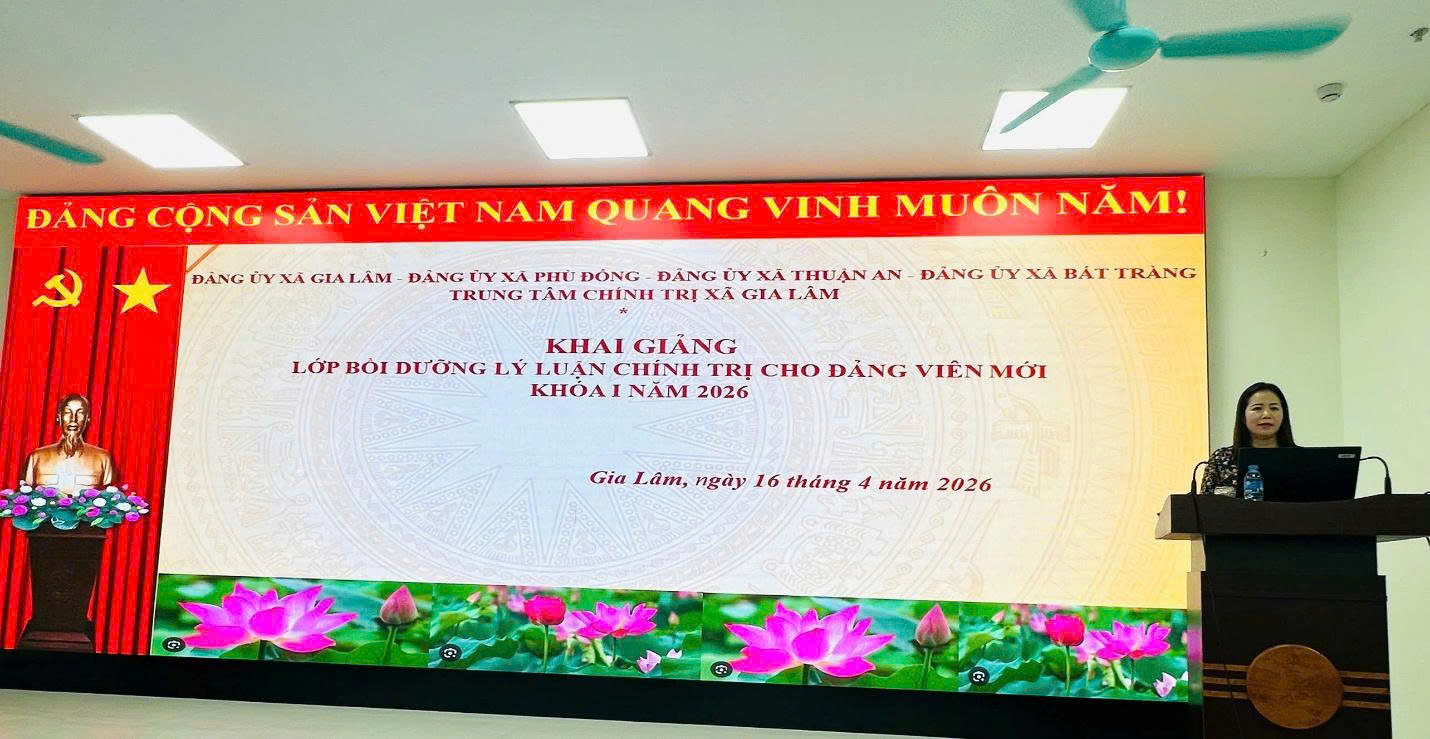 Khai giảng lớp bồi dưỡng lý luận chính trị cho 151 đảng viên mới