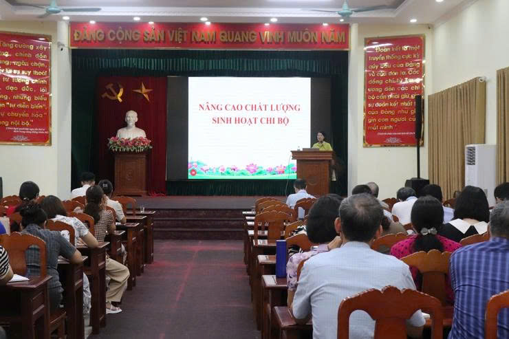 Bồi dưỡng nghiệp vụ công tác xây dựng Đảng, nâng cao chất lượng đội ngũ cán bộ cơ sở