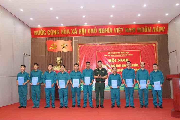 Xã Phú Nghĩa kiện toàn đội ngũ Thôn đội trưởng, củng cố lực lượng dân quân tự vệ sau sắp xếp đơn vị hành chính