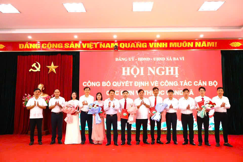 Xã Ba Vì kiện toàn đội ngũ lãnh đạo các đơn vị trực thuộc UBND xã sau sắp xếp bộ máy