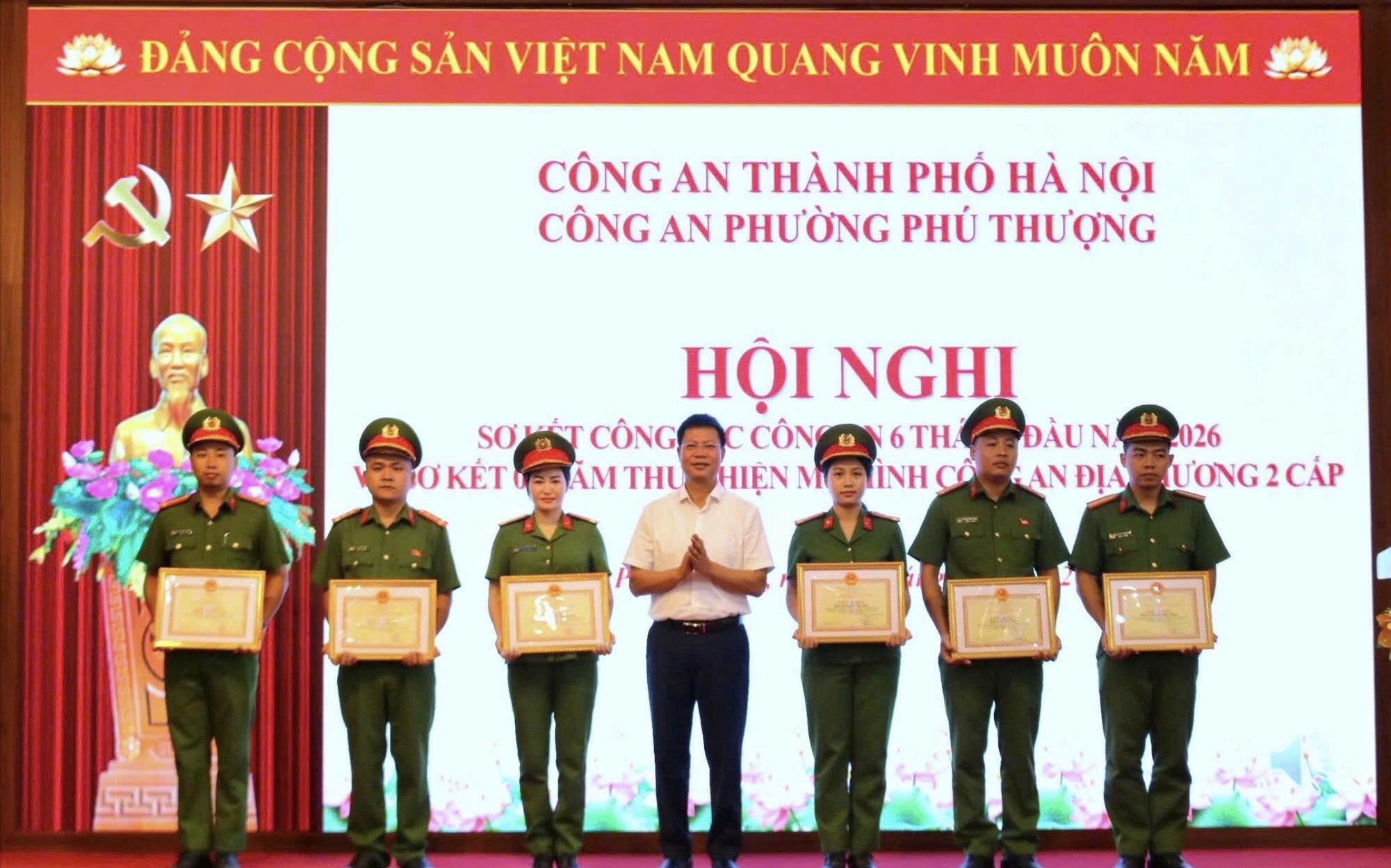 Công an phường Phú Thượng sơ kết 6 tháng đầu năm, quyết tâm giữ vững an ninh, trật tự trên địa bàn