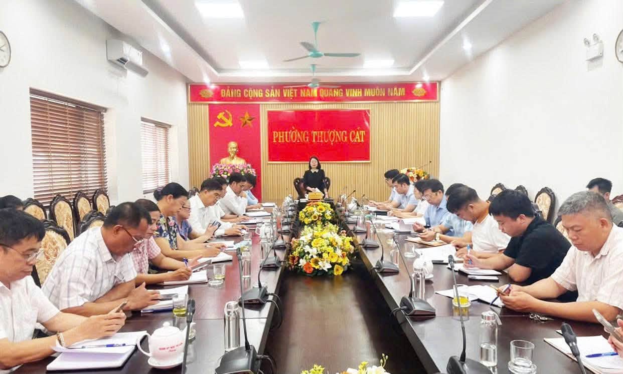 Phường Thượng Cát tăng cường giám sát quản lý rác thải, đẩy mạnh chuyển đổi số trong hoạt động của HĐND