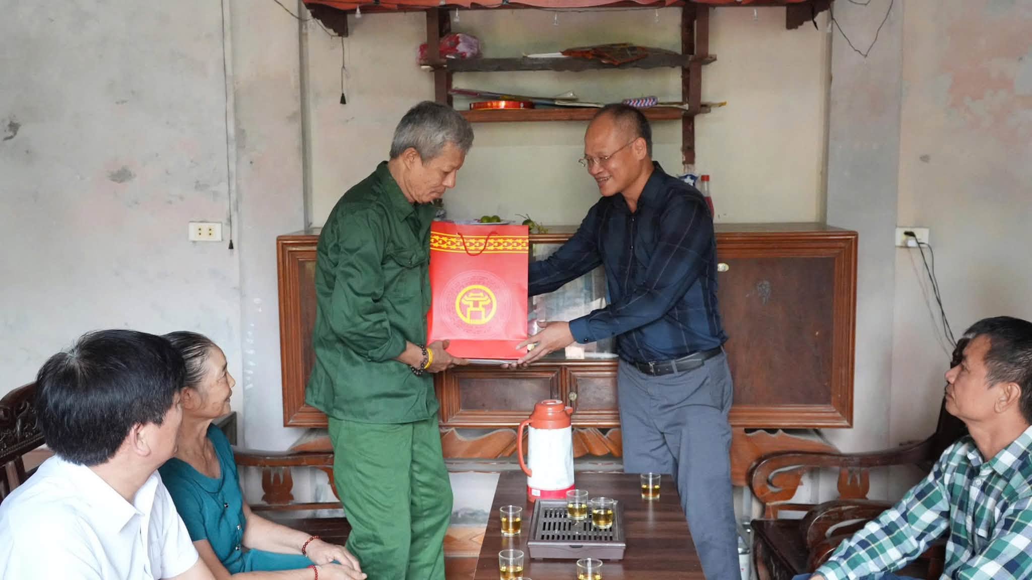 Xã Phượng Dực lan tỏa nghĩa tình tri ân người có công nhân kỷ niệm 79 năm Ngày Thương binh - Liệt sĩ