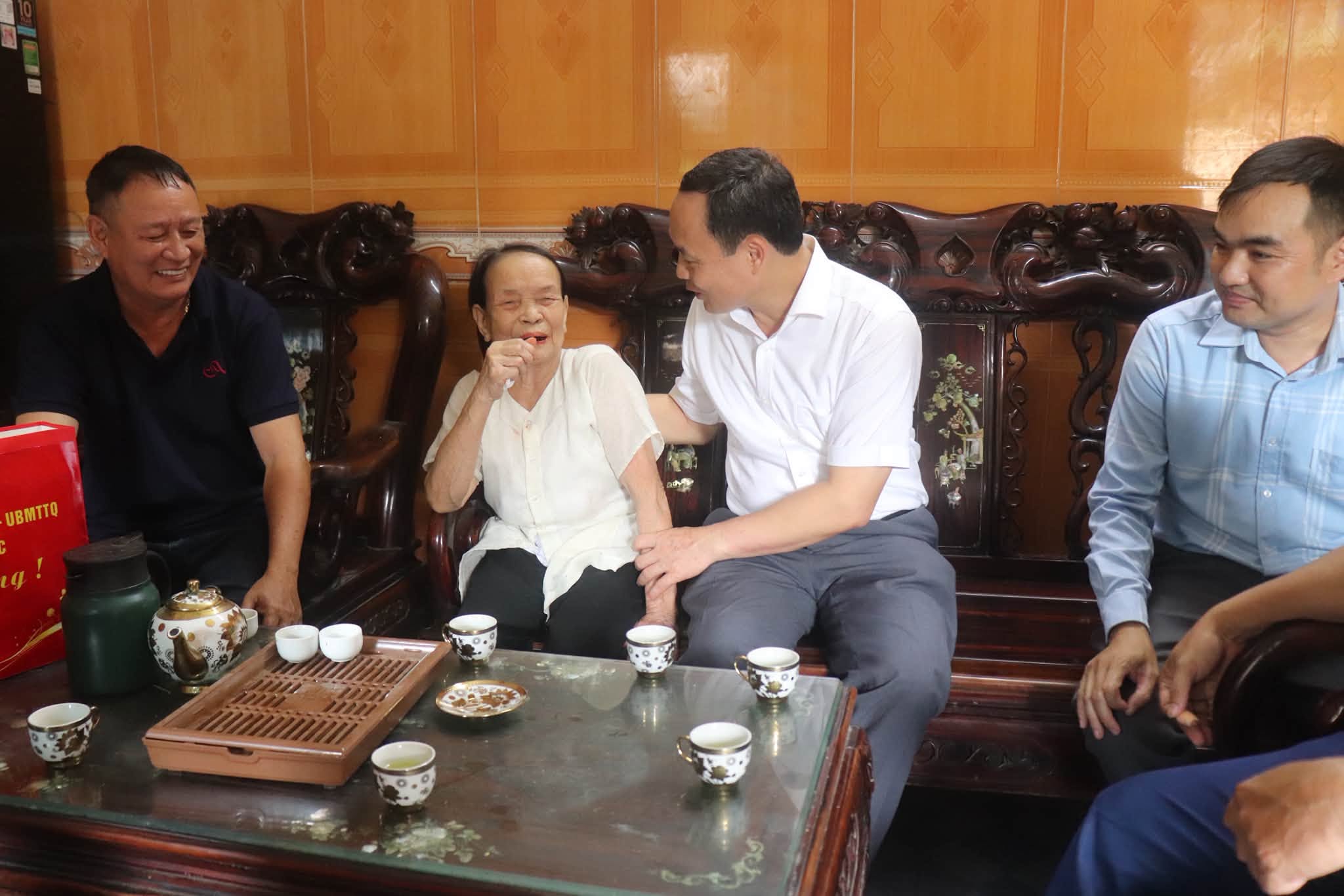Xã Phượng Dực tri ân người có công bằng những hoạt động thiết thực nhân kỷ niệm 79 năm Ngày Thương binh - Liệt sĩ