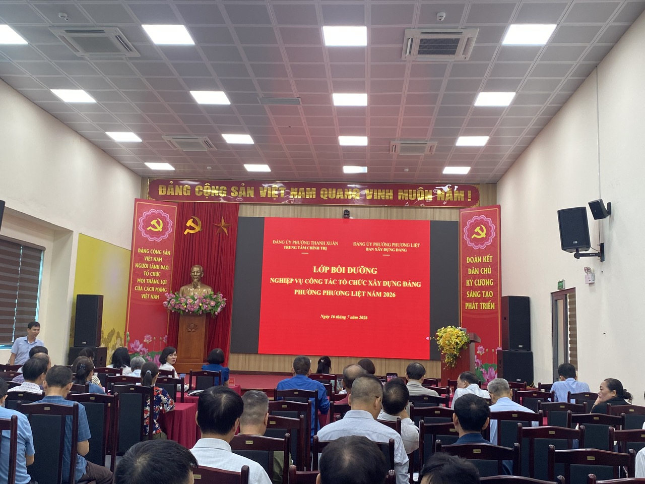 Phường Phương Liệt nâng cao năng lực đội ngũ cán bộ cơ sở qua lớp bồi dưỡng nghiệp vụ công tác xây dựng Đảng