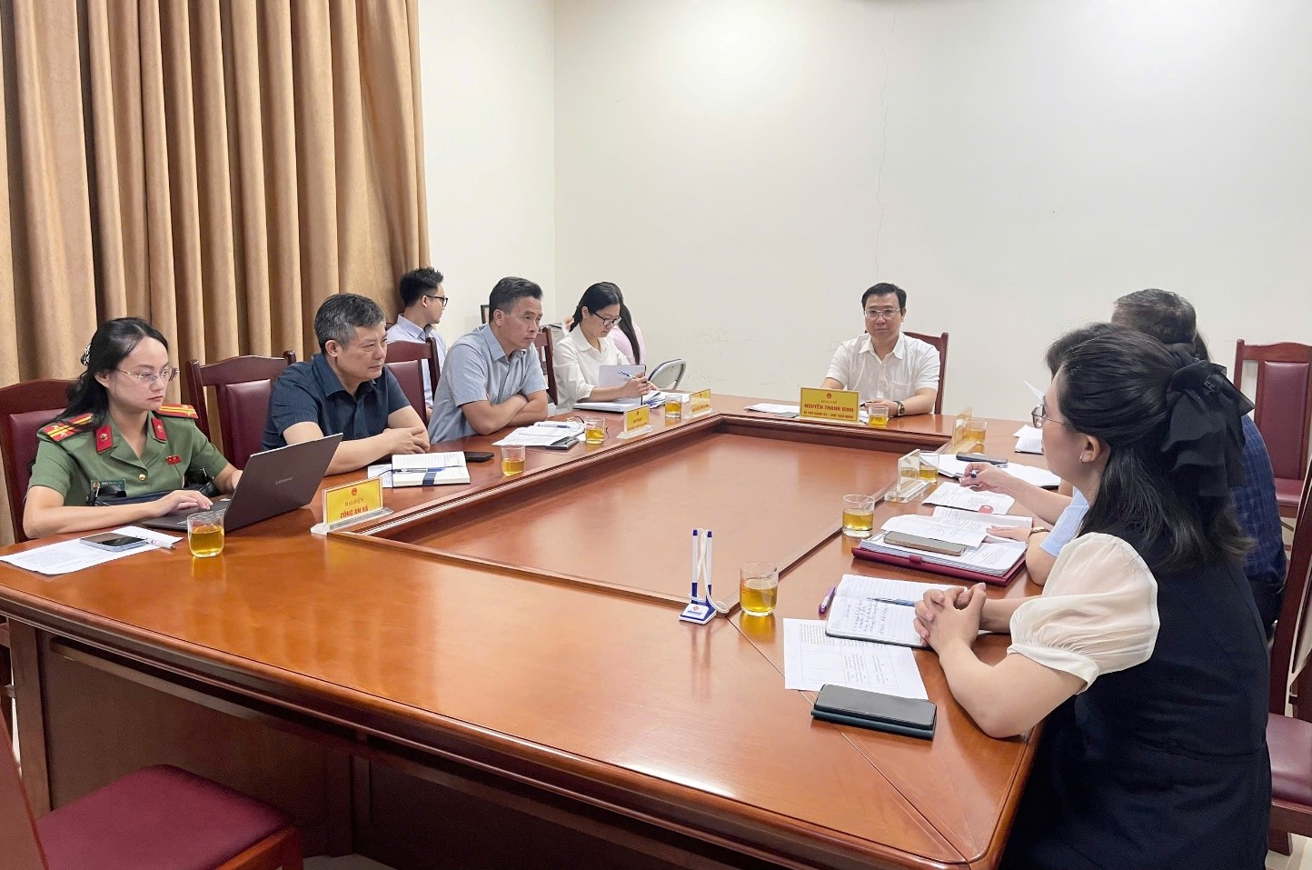 Bí thư Đảng ủy xã Hoài Đức chủ trì tiếp công dân định kỳ, chỉ đạo xử lý kịp thời các kiến nghị của người dân
