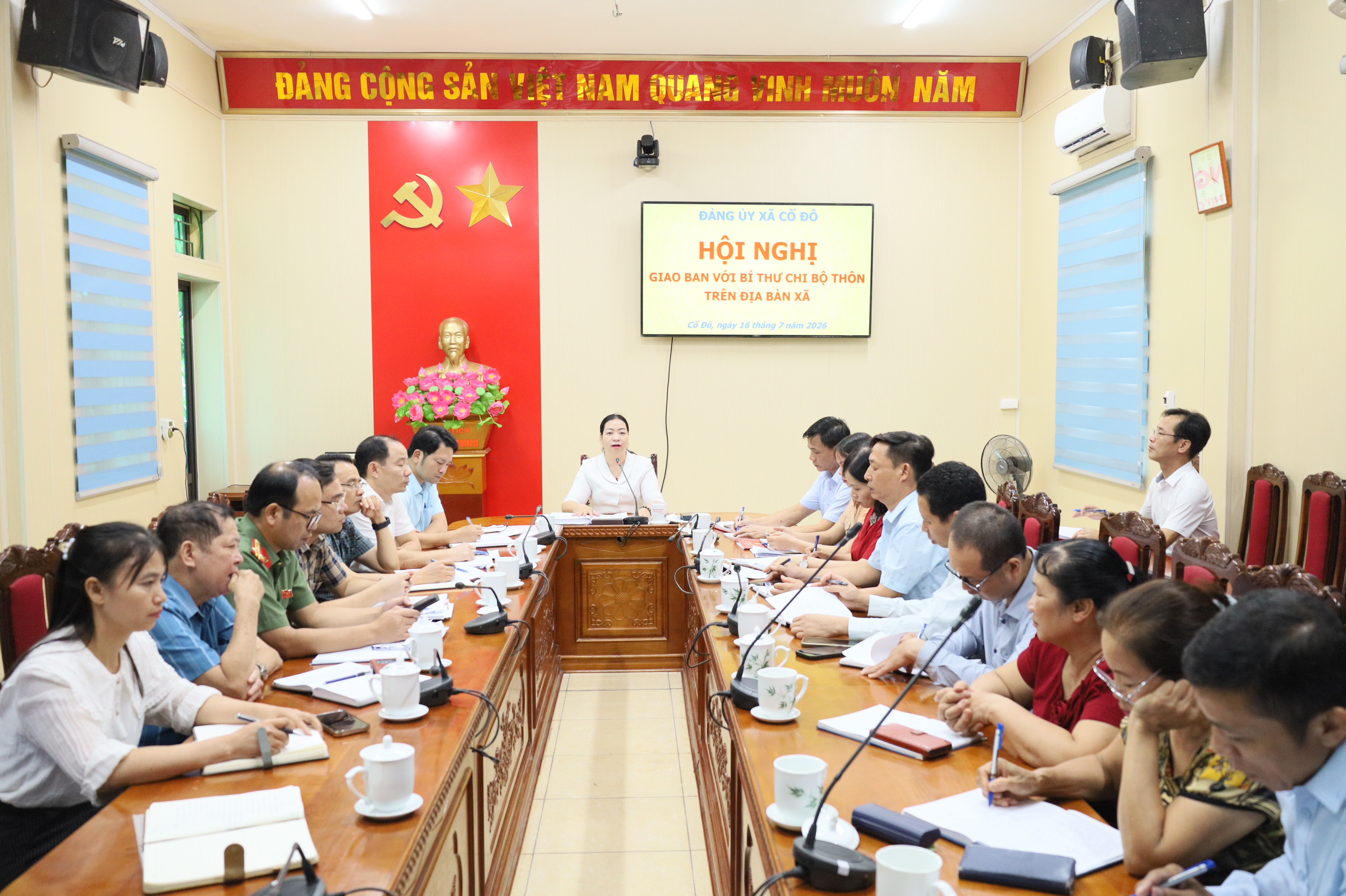 Xã Cổ Đô giao ban Bí thư Chi bộ sau sáp nhập, nâng cao chất lượng hoạt động của tổ chức cơ sở Đảng