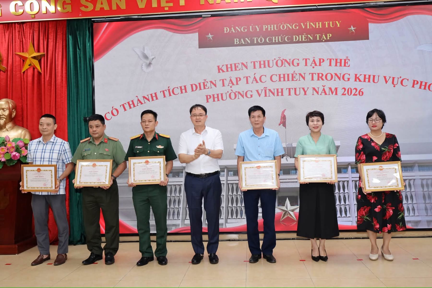 Phường Vĩnh Tuy tổng kết diễn tập khu vực phòng thủ năm 2026, nâng cao năng lực sẵn sàng chiến đấu trong tình hình mới