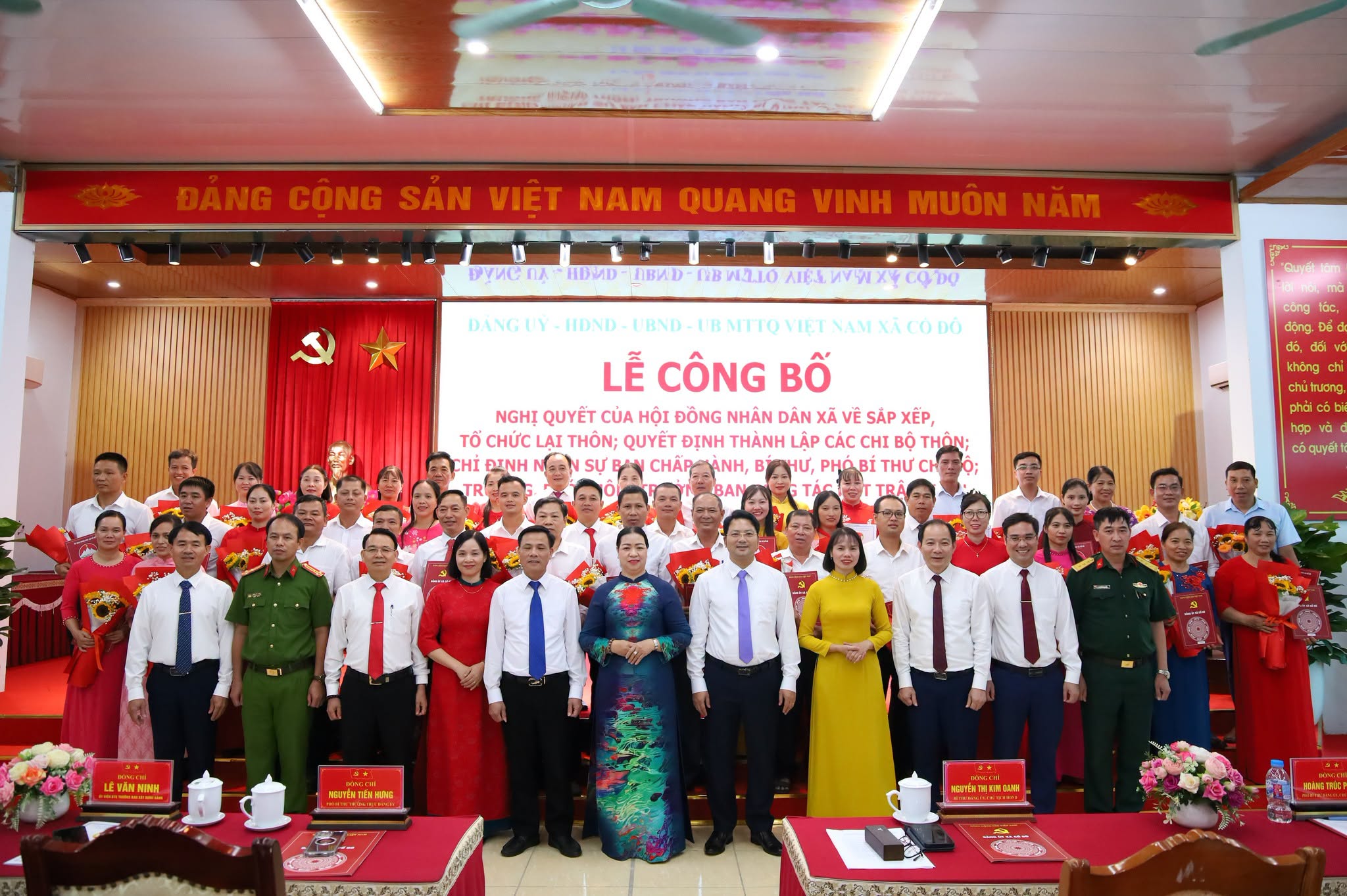 Xã Cổ Đô kiện toàn tổ chức sau sắp xếp, chính thức đưa 14 thôn mới vào hoạt động