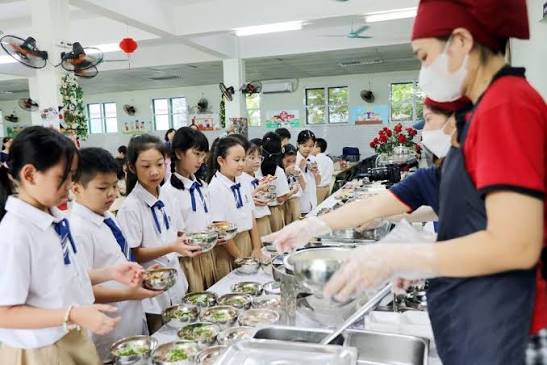 Ban Thường vụ Thành ủy thống nhất chủ trương hỗ trợ bữa ăn bán trú cho học sinh tiểu học từ năm học 2026-2027