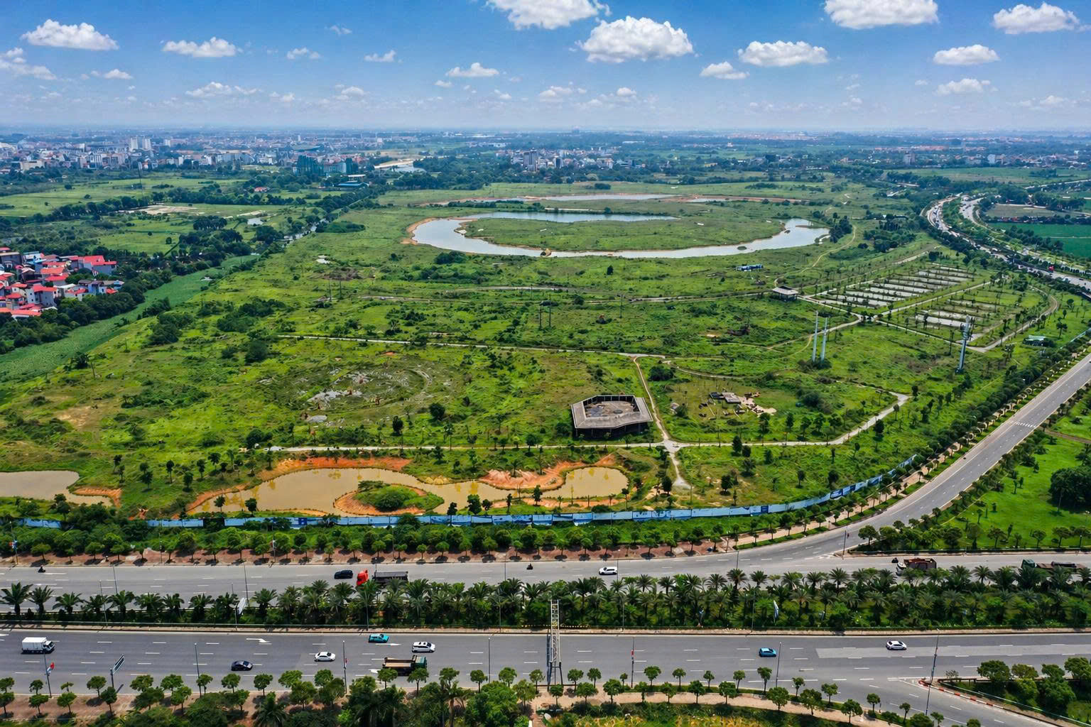 Hà Nội triển khai Kết luận của Bộ Chính trị về tiếp tục tháo gỡ khó khăn, vướng mắc cho các dự án tồn đọng kéo dài