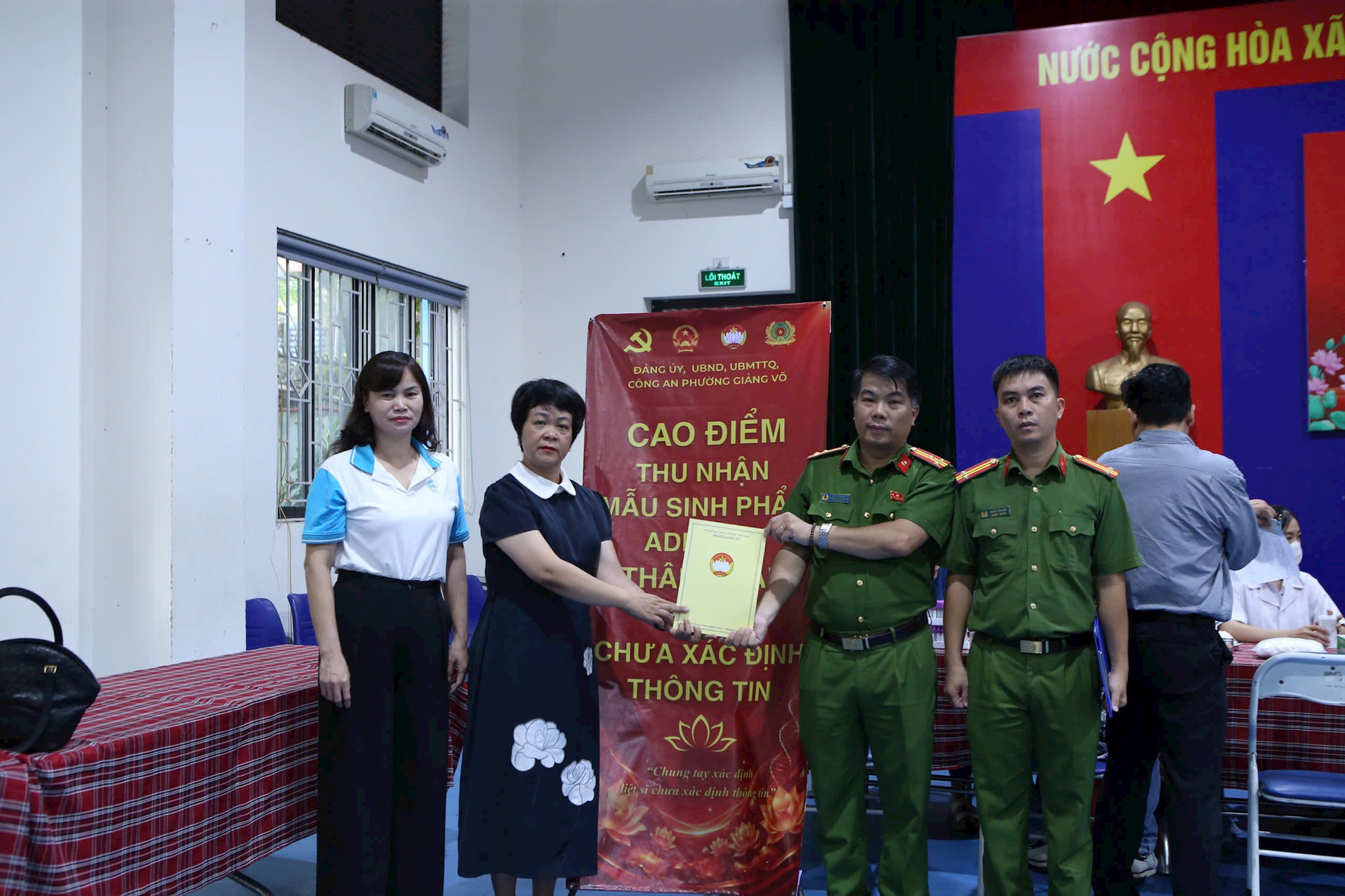 Phường Giảng Võ đẩy nhanh thu nhận mẫu ADN thân nhân liệt sĩ, quyết tâm góp phần xác định danh tính hài cốt liệt sĩ