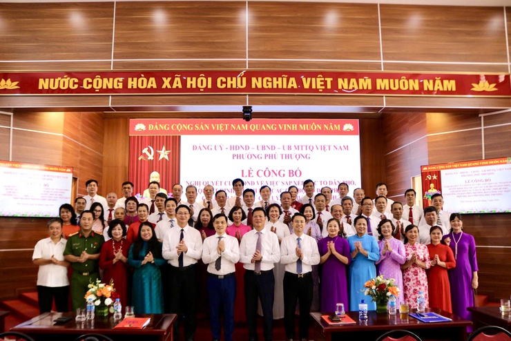 Phường Phú Thượng kiện toàn 16 tổ dân phố, hoàn thiện bộ máy chính trị cơ sở sau sắp xếp