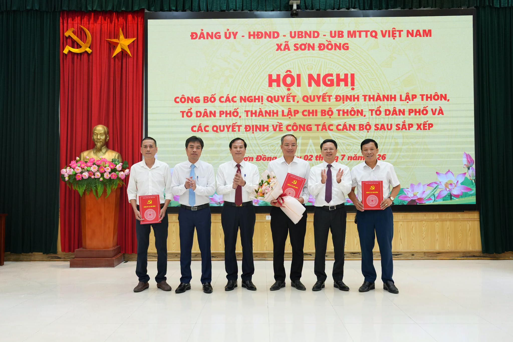 Xã Sơn Đồng kiện toàn tổ chức thôn, tổ dân phố và chi bộ sau sắp xếp, bảo đảm vận hành đồng bộ hệ thống chính trị ở cơ sở